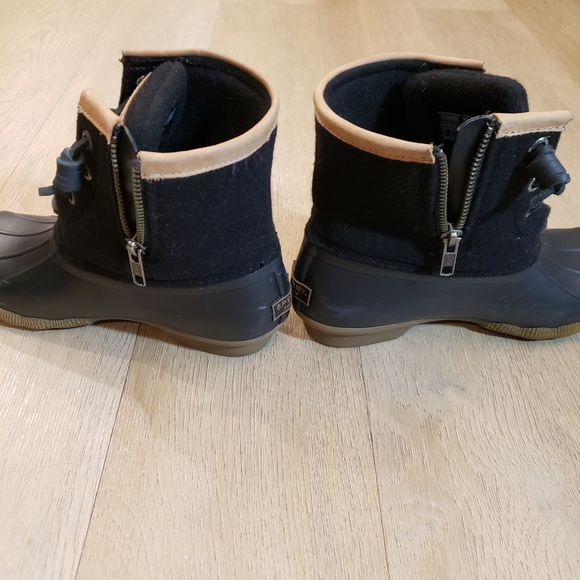 Sperry Duck Boots Women's Like New - Picture 10 of 11